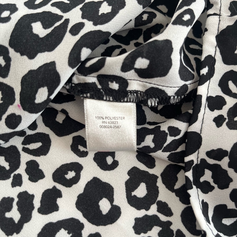 CJ Banks Black and White Animal Print Blouse Women’s Size 1X - Picture 11 of 16